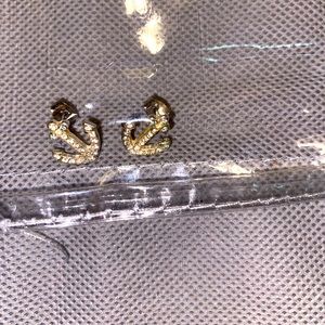 Gem anchor studs
